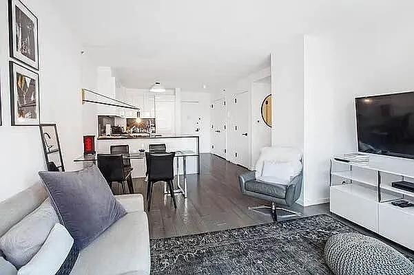 385 First Avenue