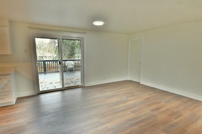 Photo - 3Bd/2Ba Everett House