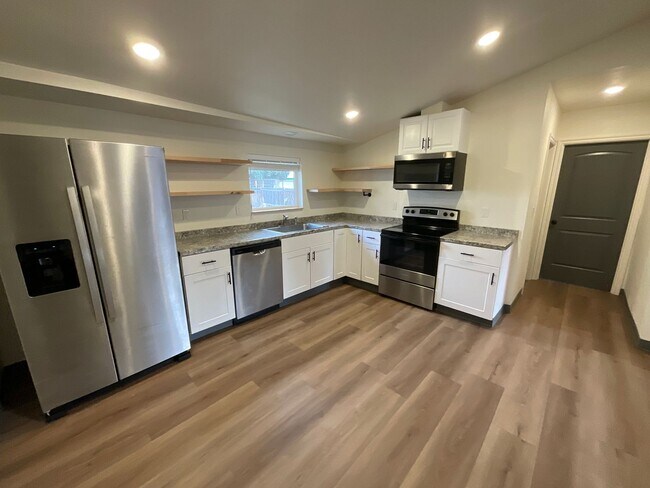 Photo - 547 E Hickory St