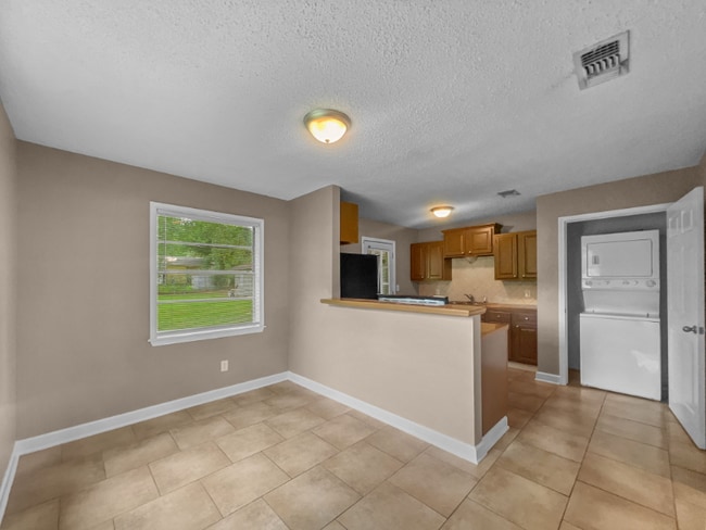 Photo - 1815 Senator St