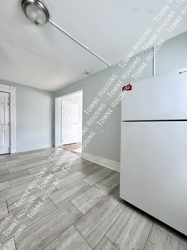 Photo - 238 Amherst St Unit Upper Front