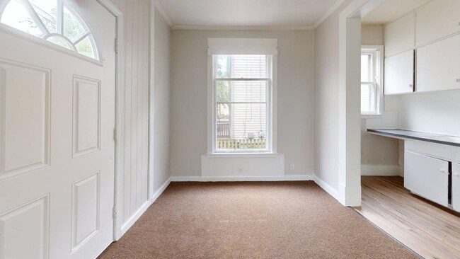 Building Photo - 808 7th St NW Unit 808 7th St NW,  A