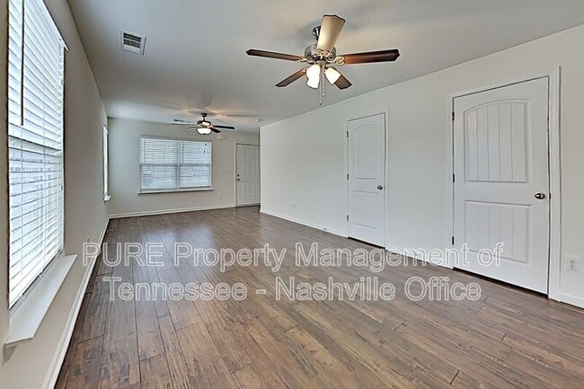 Photo - 100 Cobblestone Pl Dr