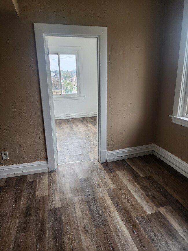 Photo - 400 Russellwood Ave Unidad 5