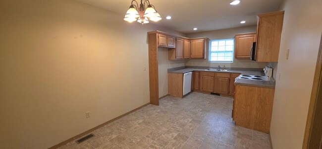 Photo - Close to Missouri State University! 3 Bedroom 2 Bathroom for $1295