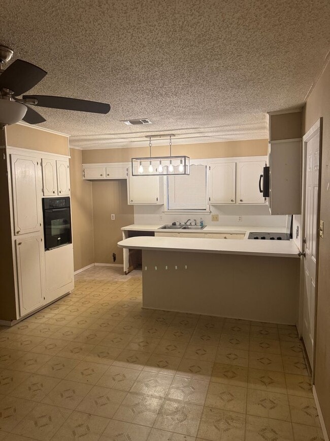 Photo - 1029 W Bert Kouns Industrial Loop