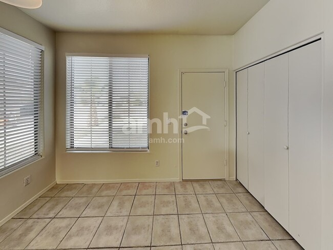 Photo - 12725 W Cheery Lynn Rd