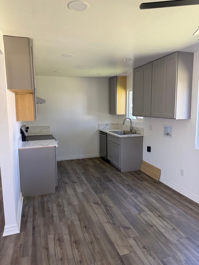 Photo - 2580 Hayes Dr