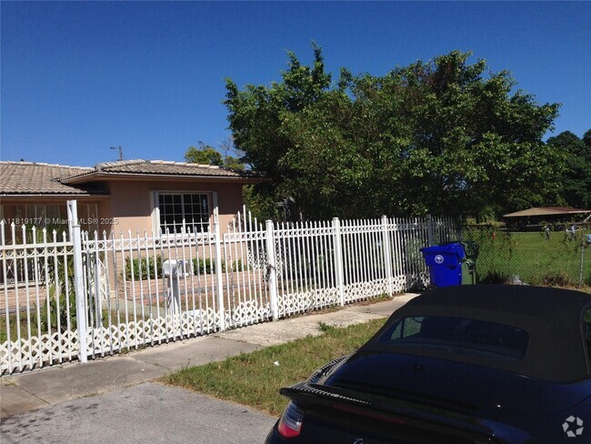 Building Photo - 2965 NW 3rd St Rental