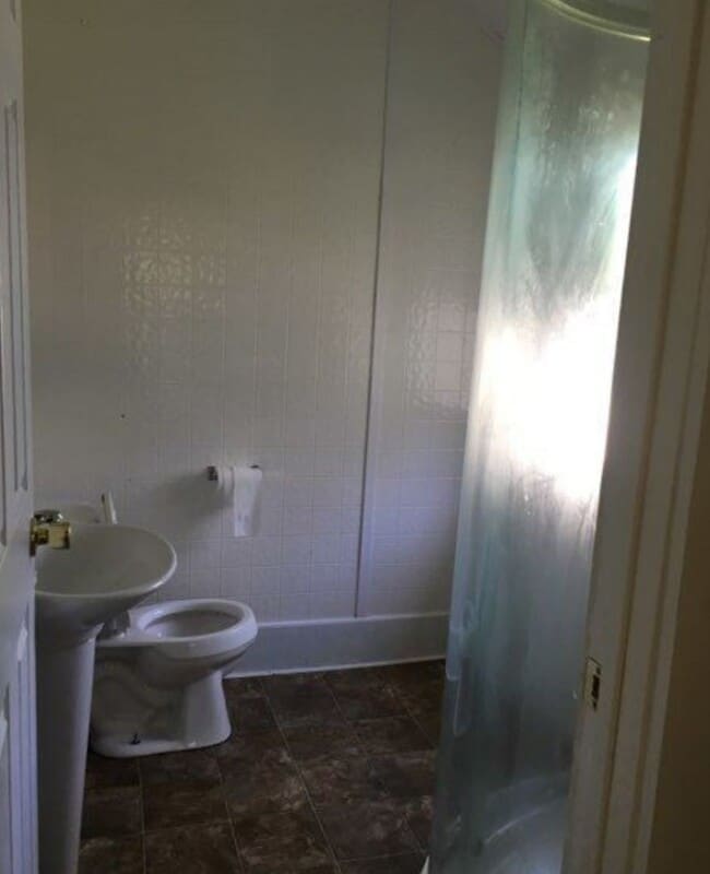 Photo - 5 Bedroom, 2 Bathroom House for Fall Semester