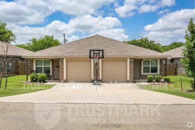 Building Photo - 924 Maplewood Dr Rental