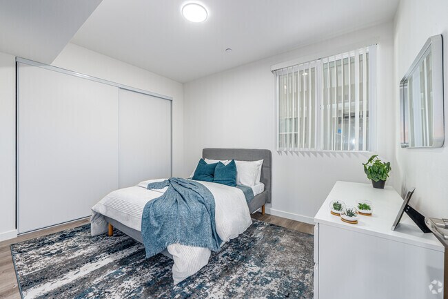 2BR, 2BA - 939SF - Second Bedroom