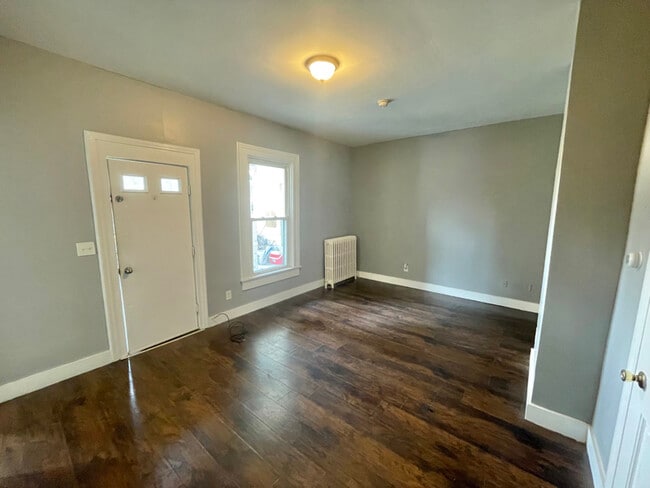 Photo - 1 Macnaughton Ave Unidad D