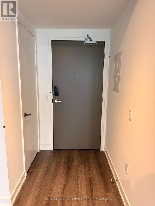 Photo - 448 Burnhamthorpe Rd W Unit 3907