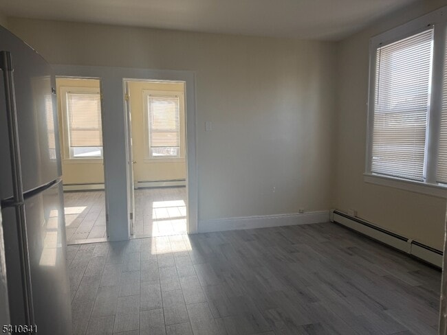 Photo - 557 Gregory Ave