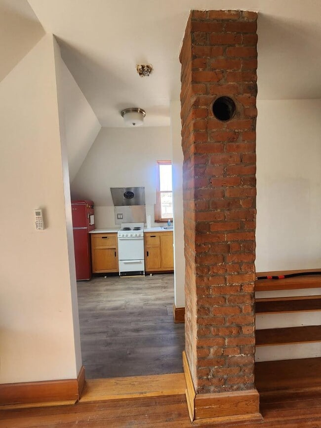 Photo - 820 Arno St SE