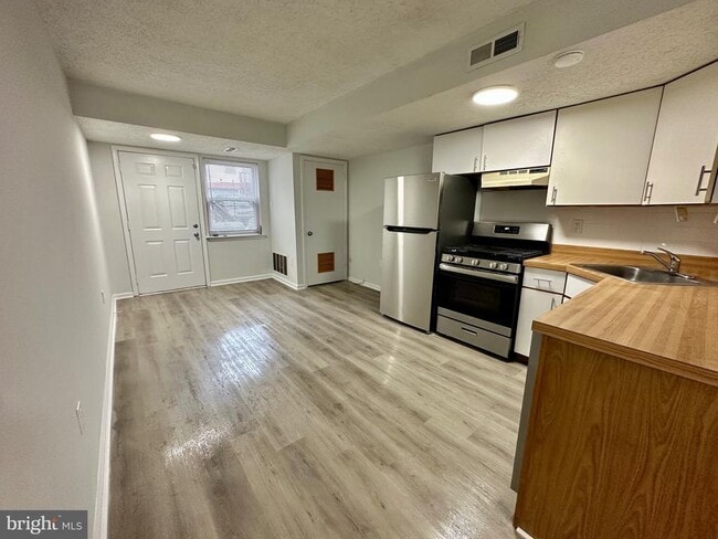 Photo - 3304 Hess St Townhome