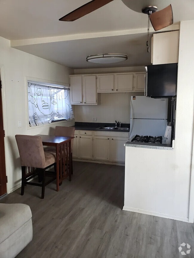 Building Photo - 11831 Jefferson Blvd Rental