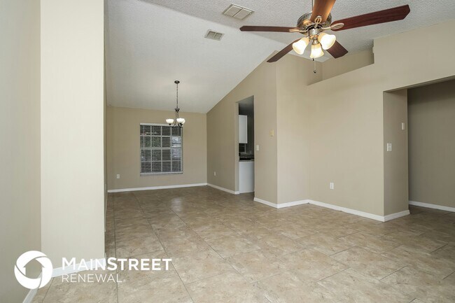 Photo - 725 Maderia Ct
