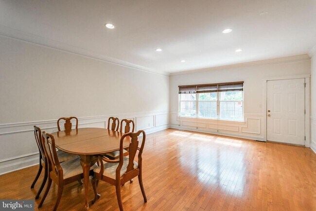 Photo - 2236 Christian St