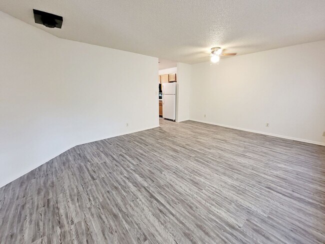 Photo - 3 Bedroom 2 Bath Condo Available Now! Unidad 202