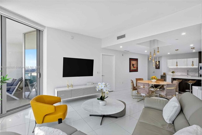 Photo - 851 NE 1st Ave