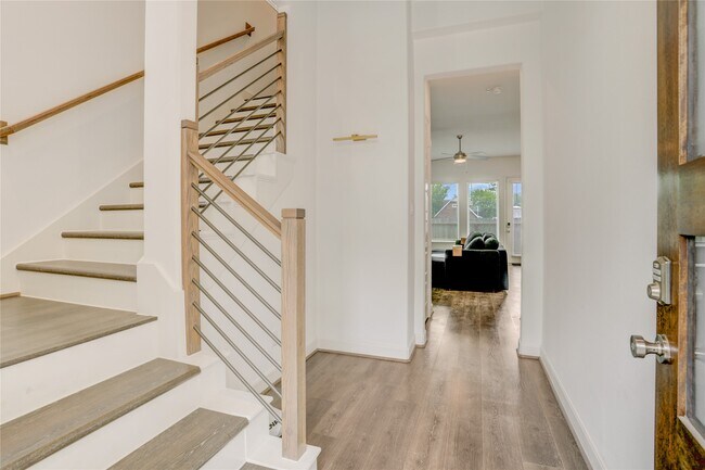 8926 Covenant Pl