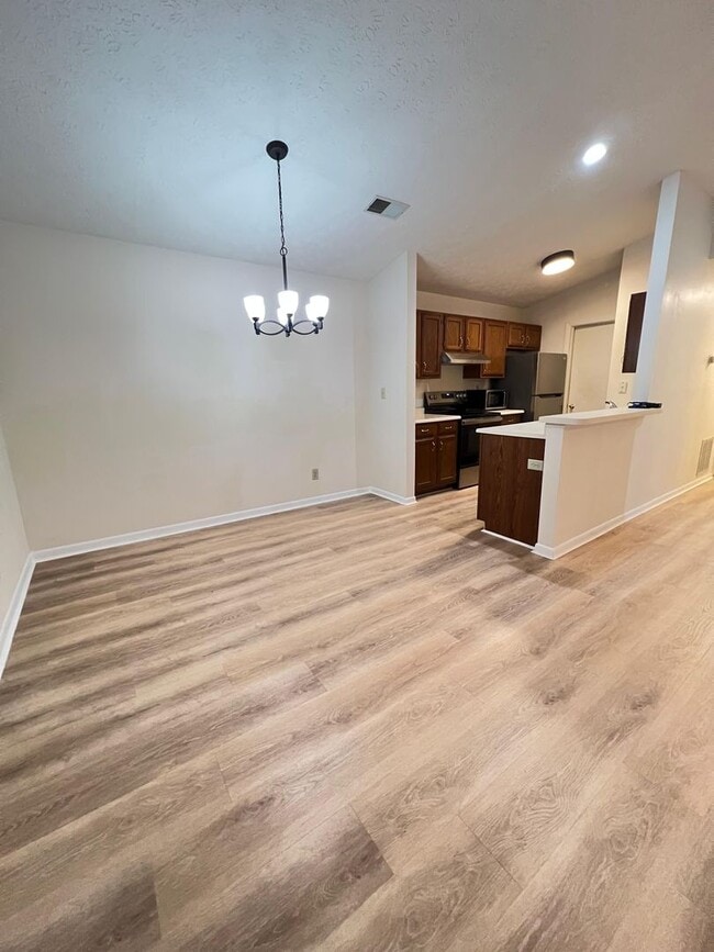 Photo - Bright & Spacious 2-Bedroom Condo in a Prime Florence Location!