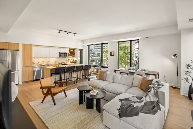 Solaire 7607 Old Georgetown