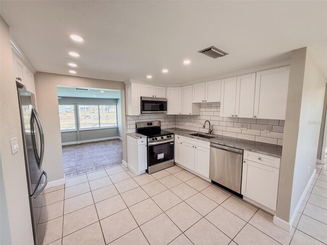 Photo - 818 Bayview Dr