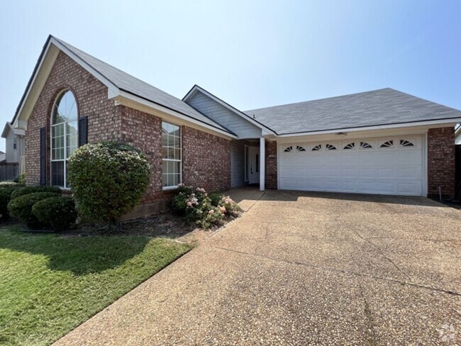 Building Photo - GATED COMMUNITY Rental