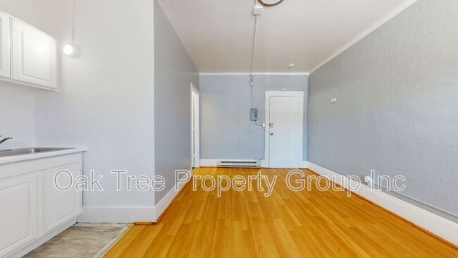 Photo - 134 E 16th St