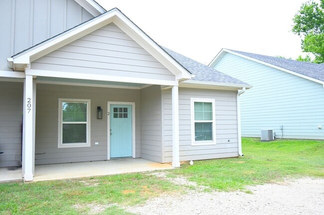 Photo - Gorgeous 3 Bedroom, 2 Bath Duplex in Arp