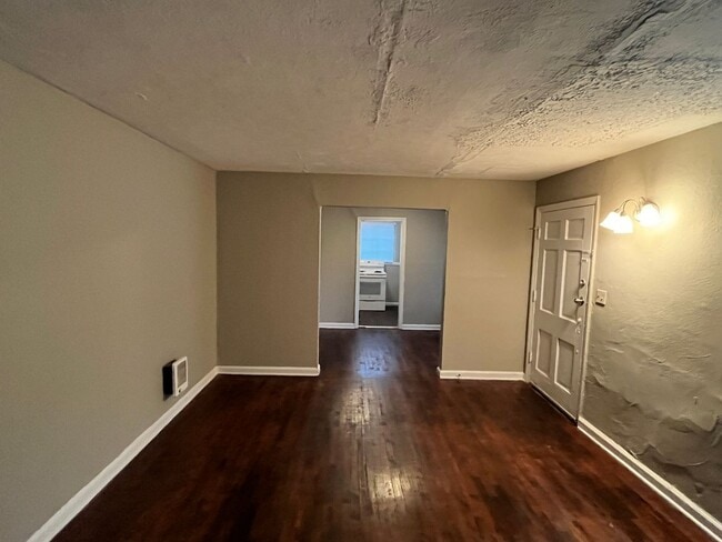 Photo - 922 Harbison Dr