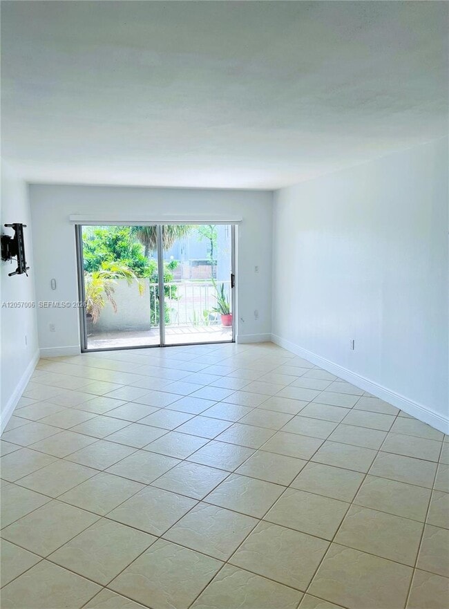 Building Photo - 6195 W 18th Ave Unit G214