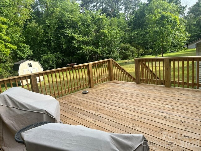 Photo - 311 Hillcrest Dr