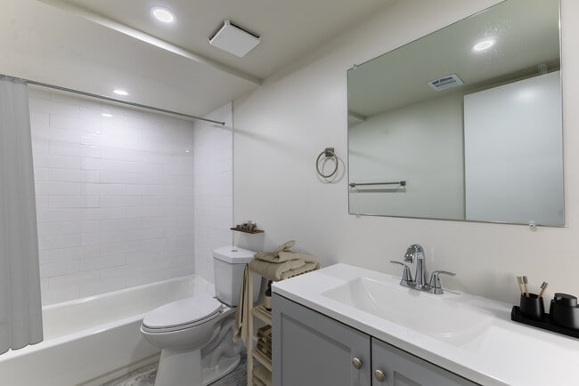 Photo - The Colony Apartments