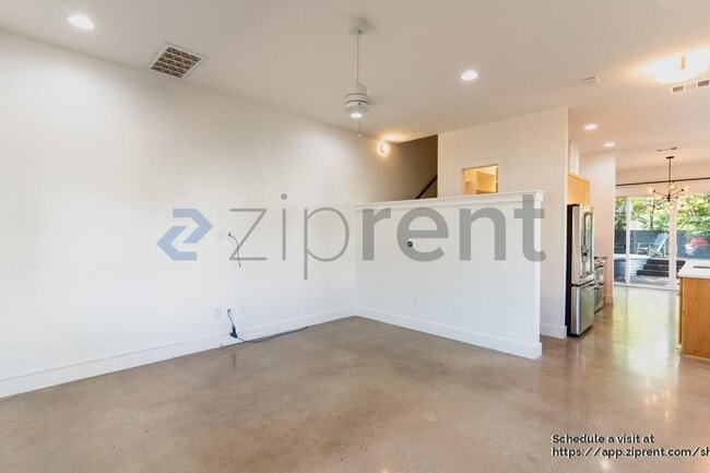 Photo - 3133 Govalle Ave
