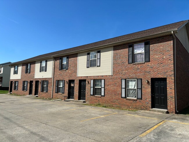 Building Photo - 253 State Line Rd Unit 253 E Stateline RD