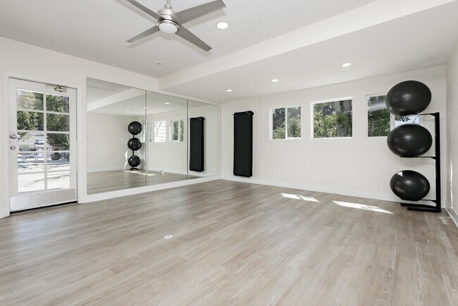 Hillcrest Apartment Homes