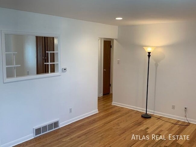 Photo - 12 Zenobia St