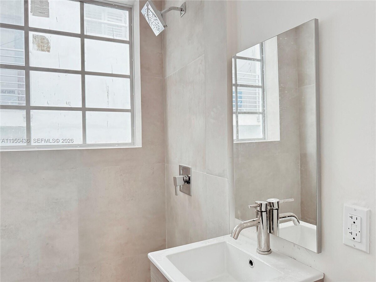 Photo - 1525 Euclid Ave Unit 18