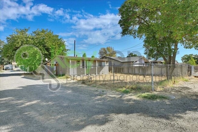 Building Photo - 1127 Rood Ave Rental