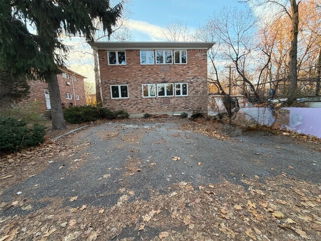 Building Photo - 16 Cornwall Ln