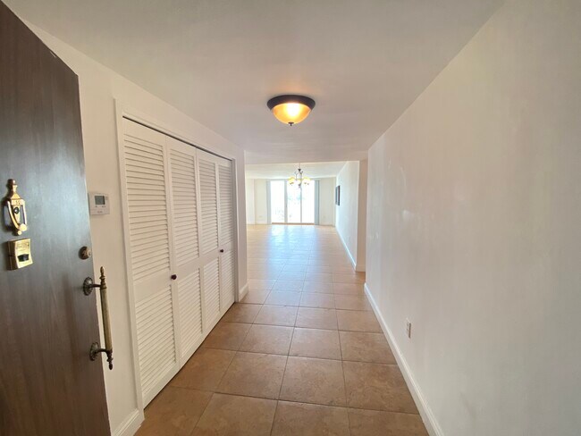 5825 Collins Ave Unit 5G