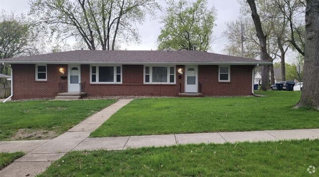 Building Photo - 3314 68th St Rental