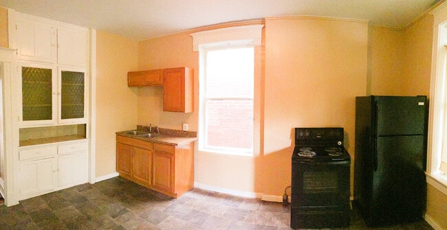 Photo - 2bed/1bath Apartment Conveniently Located!  Affordable!