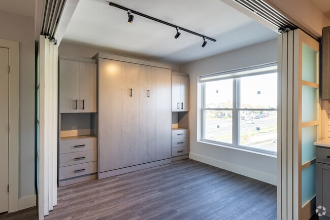2nd Floor 1BR - 1BA - 600SF