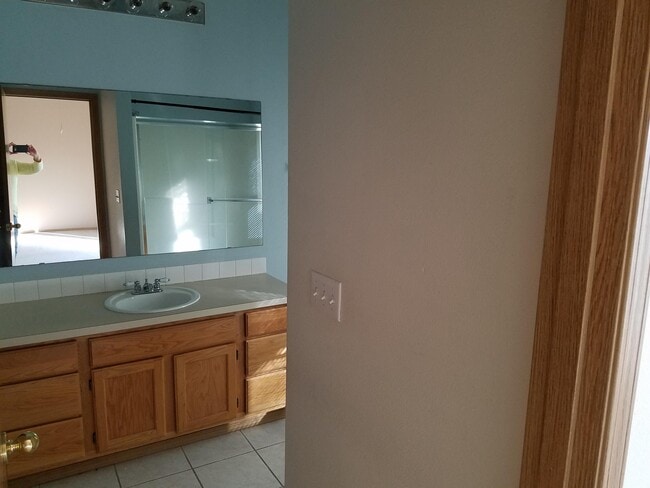 Photo - 8717 Wallingford Ln NE