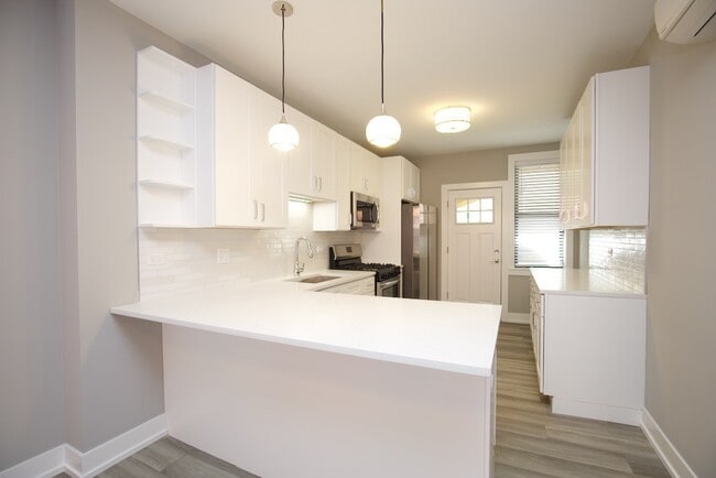 Photo - 3938 N Janssen Ave Unit N3